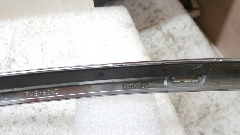 AUDI A6 C6 LIFT 08- OZDOBNA LISTWA CHROM ZDERZAKA PRZÓD LEWA 4F0853065