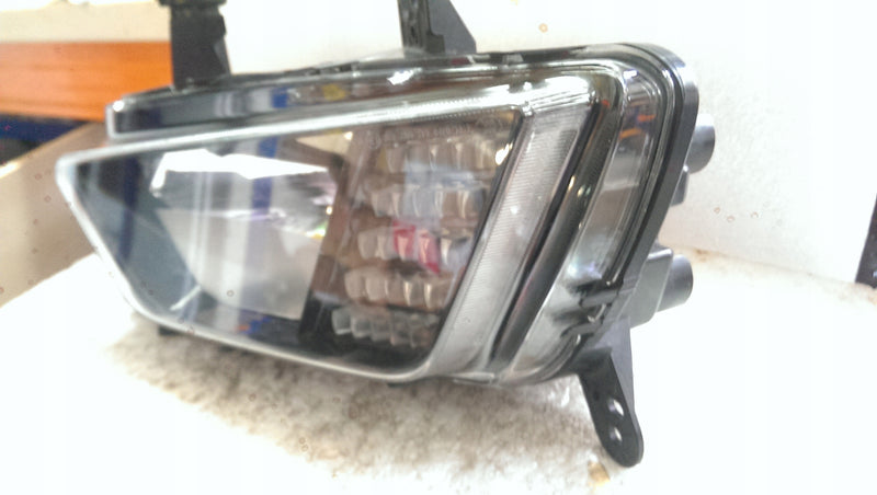 Prawy halogen LED DRL VW POLO 6 2G0941662 demontaż