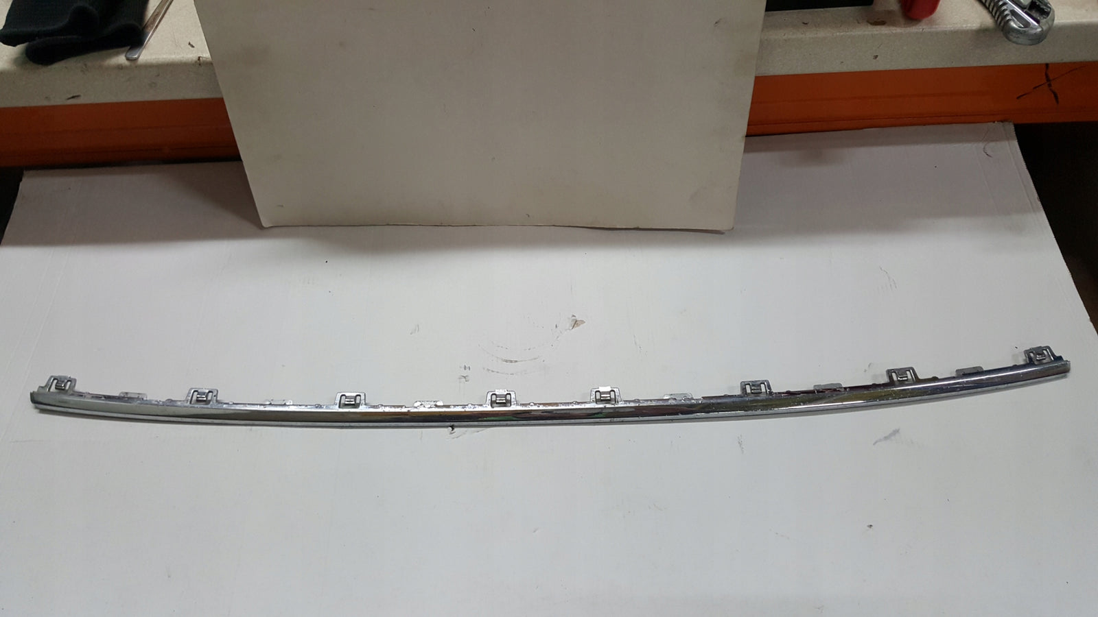 Listwa chrom zderzaka przedniego AUDI A6 (C7) 4G0807578 demontaż