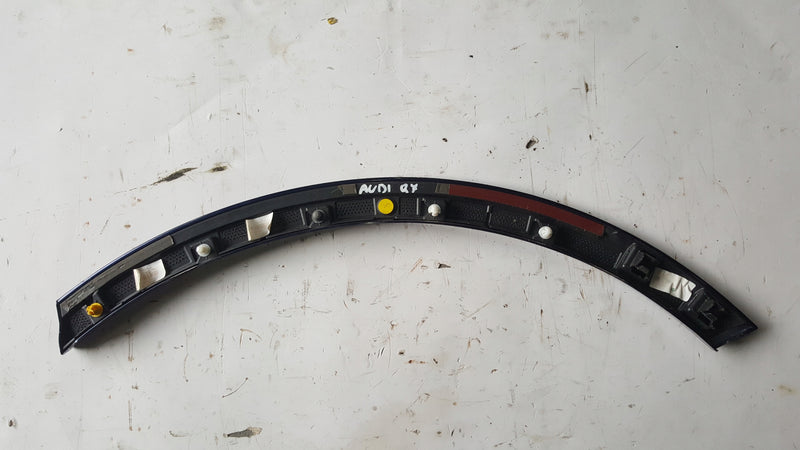 AUDI Q7 4M LISTWA PRAWA BŁOTNIKA TYŁ RH967234