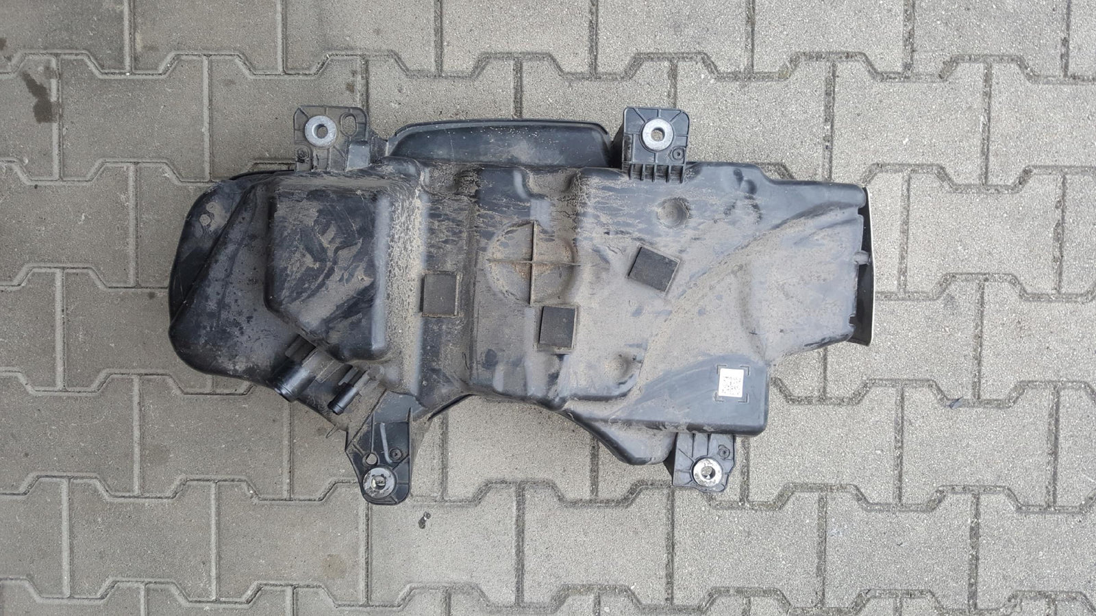 AUDI Q5 80A ZBIORNIK ADBLUE 80A131878AG