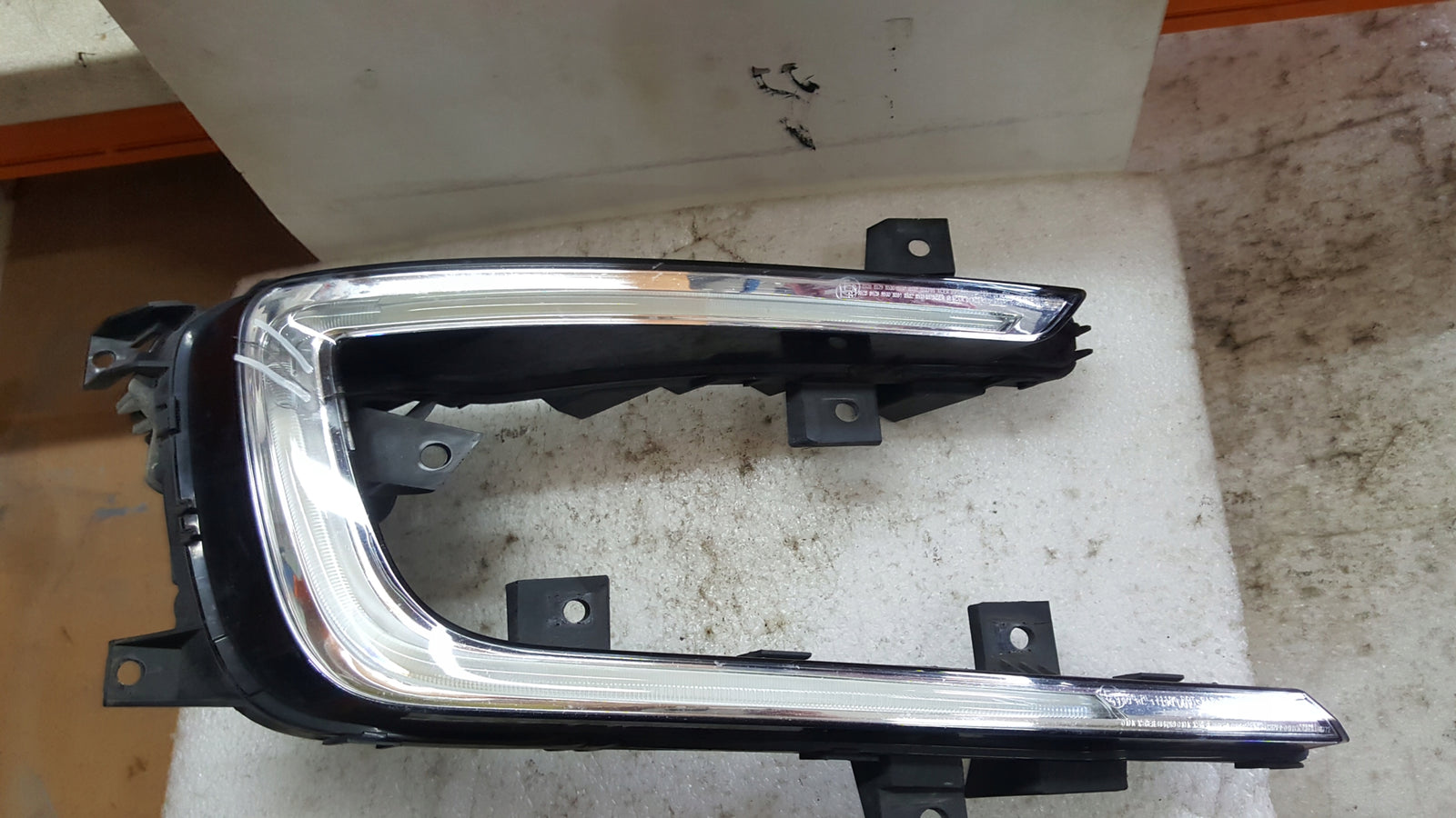 GOLF VII E-TRON HALOGEN PRAWY DRL LED 5GE941056B