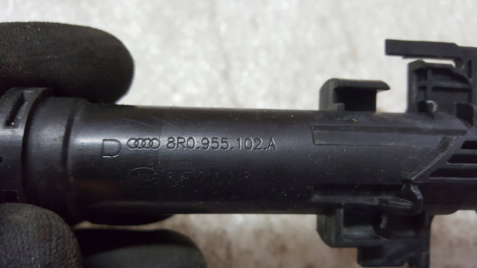 Prawy spryskiwacz reflektora AUDI Q5 8R0955102A