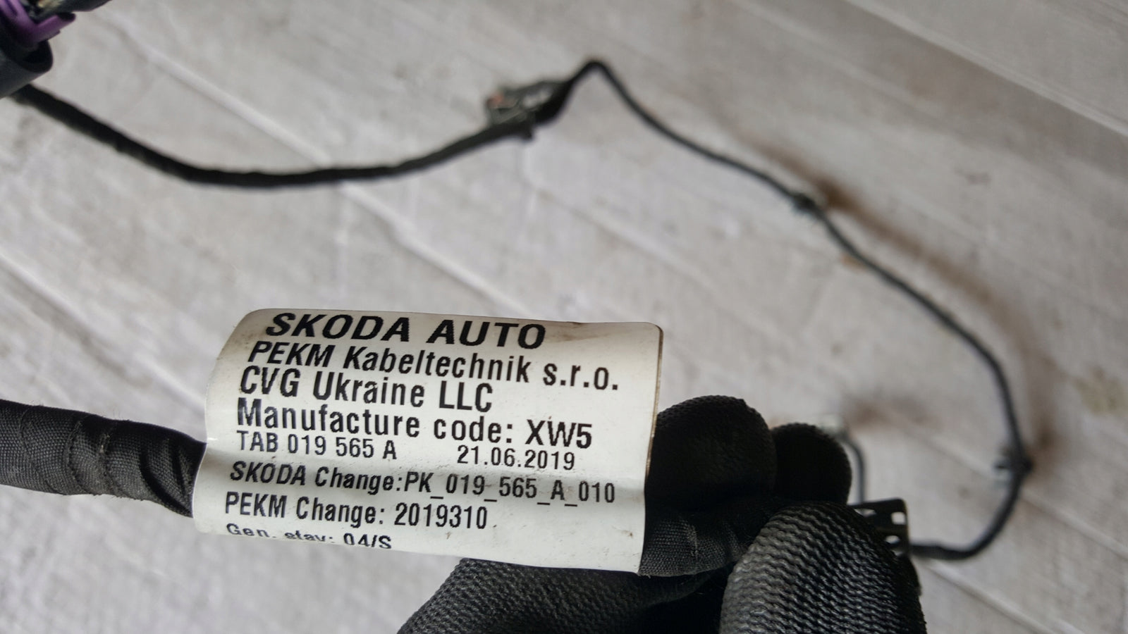 Wiązka czujników PDC zderzaka tylnego SKODA OCTAVIA 5E7971104A demontaż