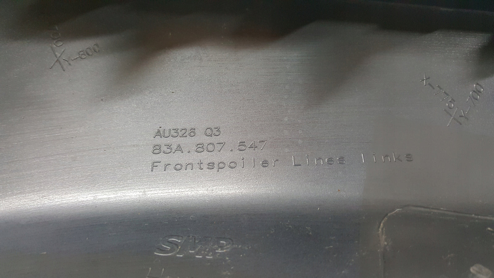Spoiler dokładka zderzaka lewy przód AUDI Q3 83A807547 demontaż
