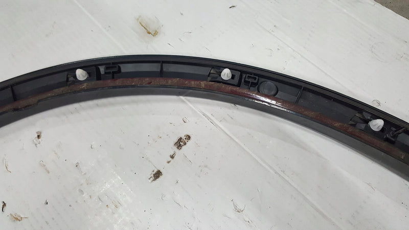 Listwa błotnika prawy przód AUDI Q2 81A853718A