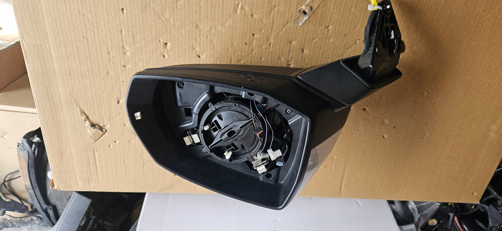 4M1857410BF PR Lusterko zewnętrzne AUDI Q5 Q7