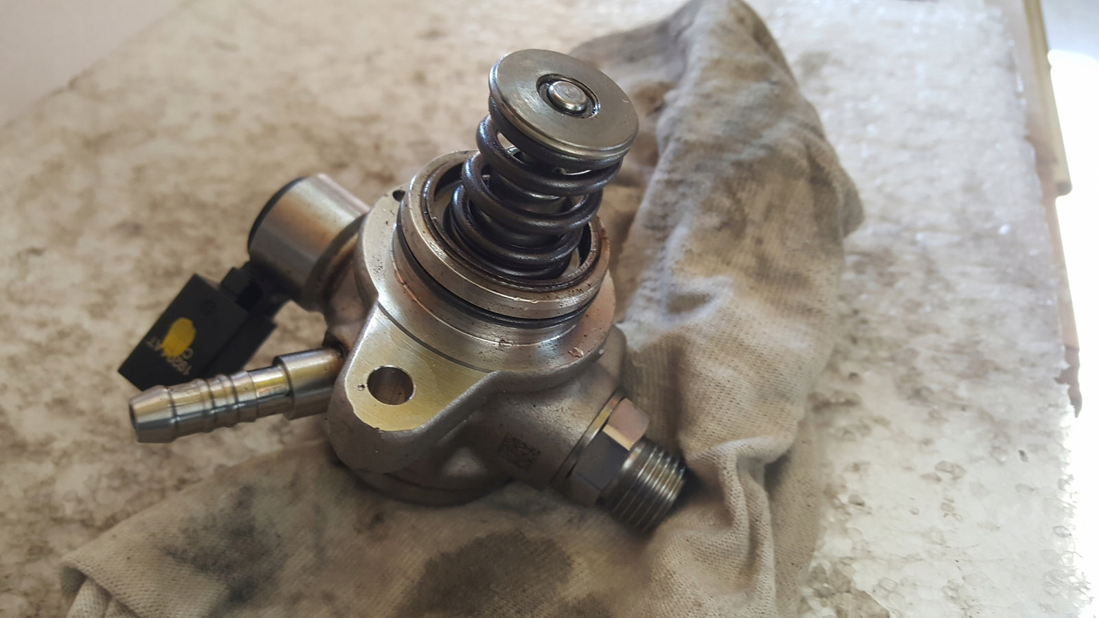 Pompa paliwa VW AUDI SKODA SEAT 1.0 TSI 04E127027R
