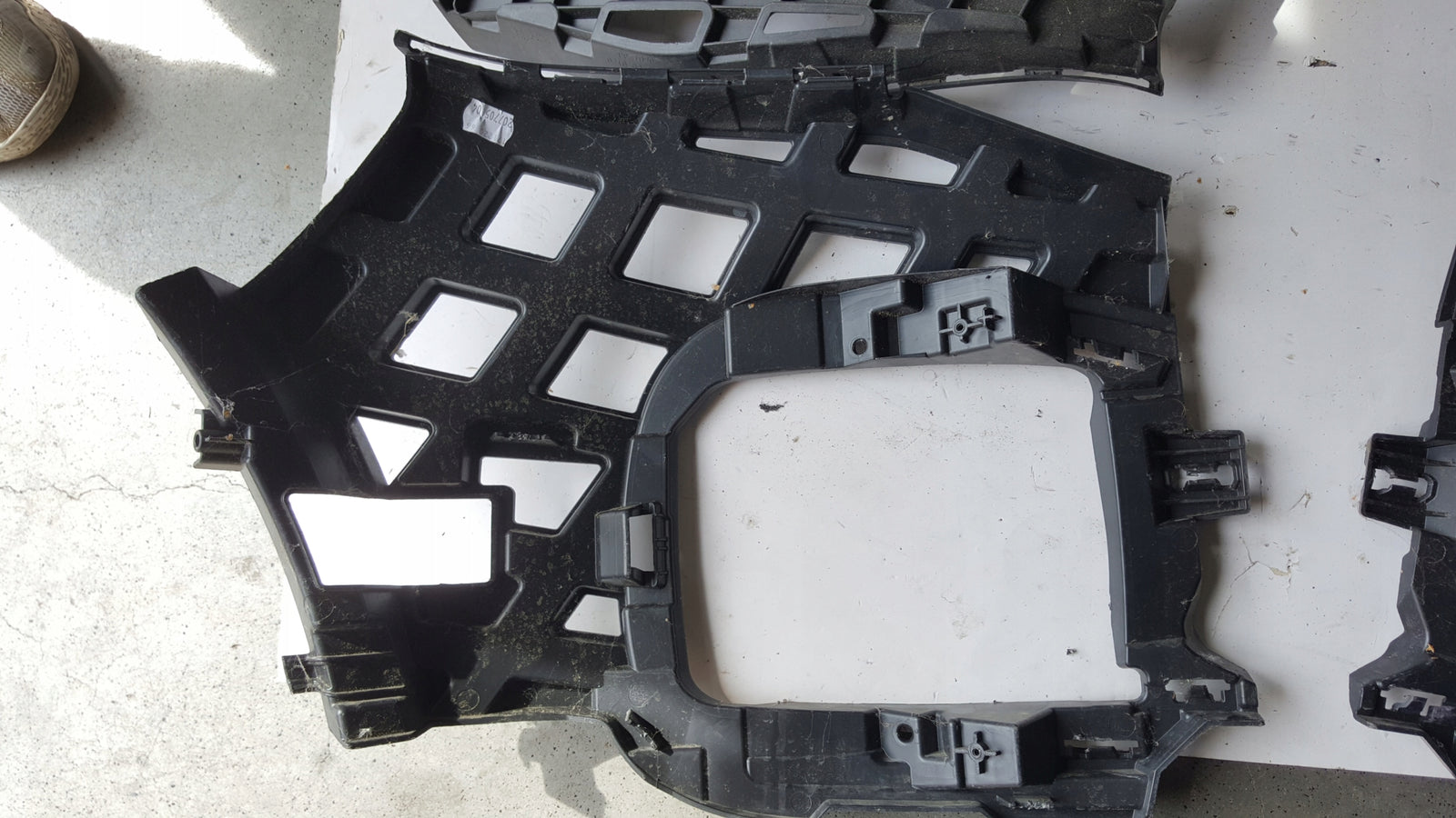 VW T-CROSS 2GM L+P ŚLIZG ZDERZAKA PRZEDNIEGO 2GM807723A/724A ORYGINAŁ