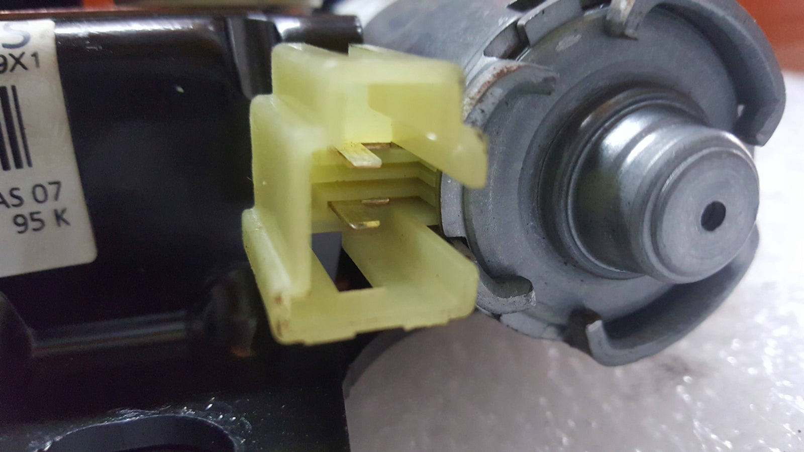 Zamek siłownik dachu PORSCHE 911 cabrio 9P1871565