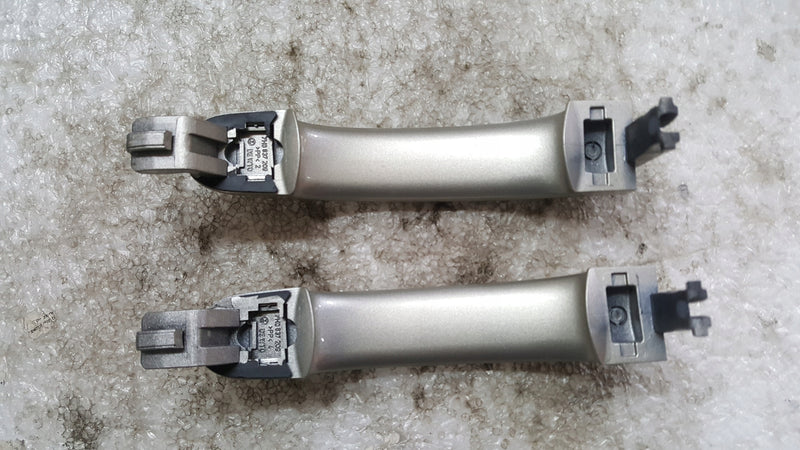 Klamka zewnętrzna lewa VW T5 7H0837209 demontaż
