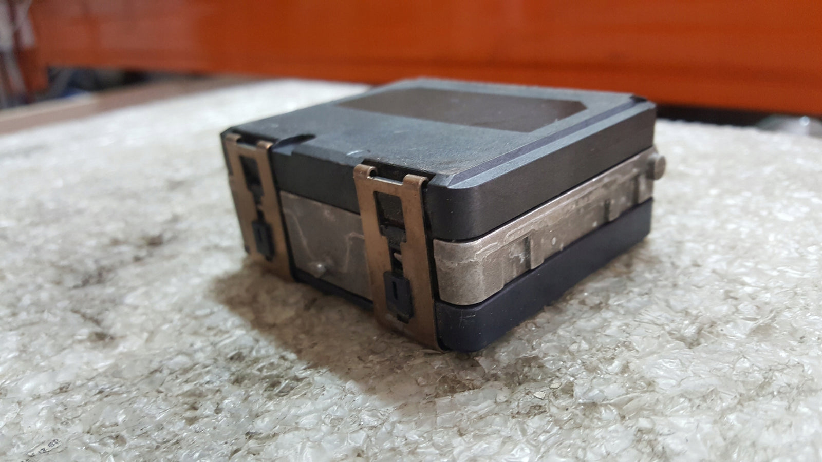 Radar sensor distronic VW AUDI 3Q0907566K demontaż