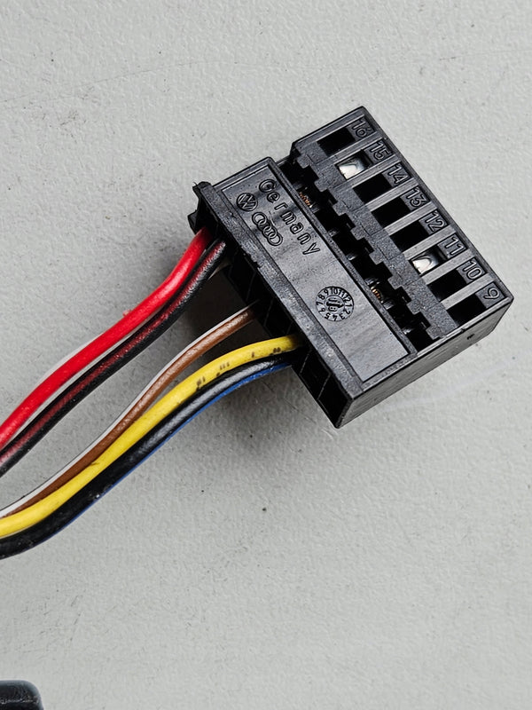 Pr Lusterko zewn AUDI A4 B9 8W1857410K 6 pin IDEAŁ