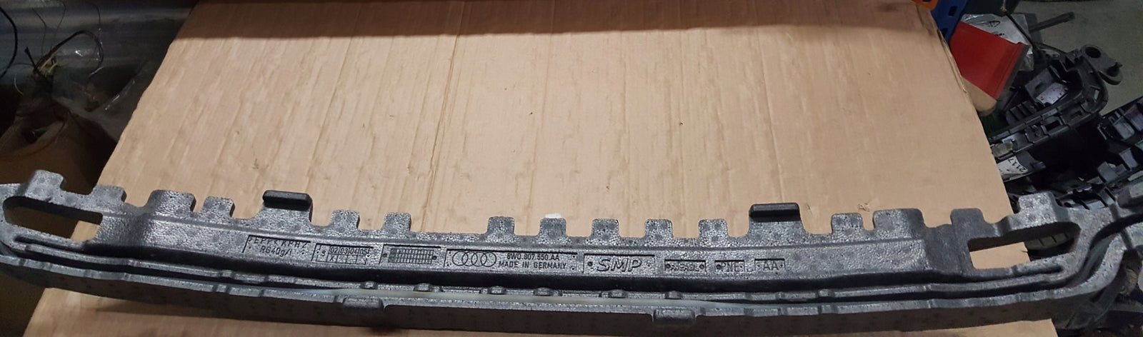 AUDI A4 B9 8W ABSORBER 8W0807550AA