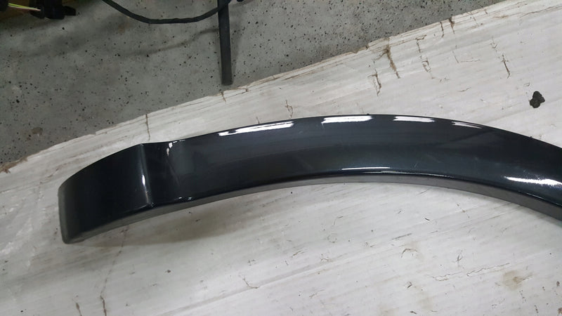 Listwa błotnika prawy tył AUDI Q5 80A853818B demontaż