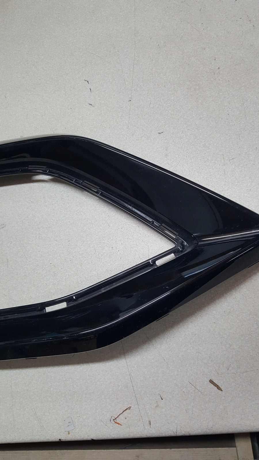 AUDI Q2 81A KRATKA RAMKA PRAWA 81A853054D 81A853054C