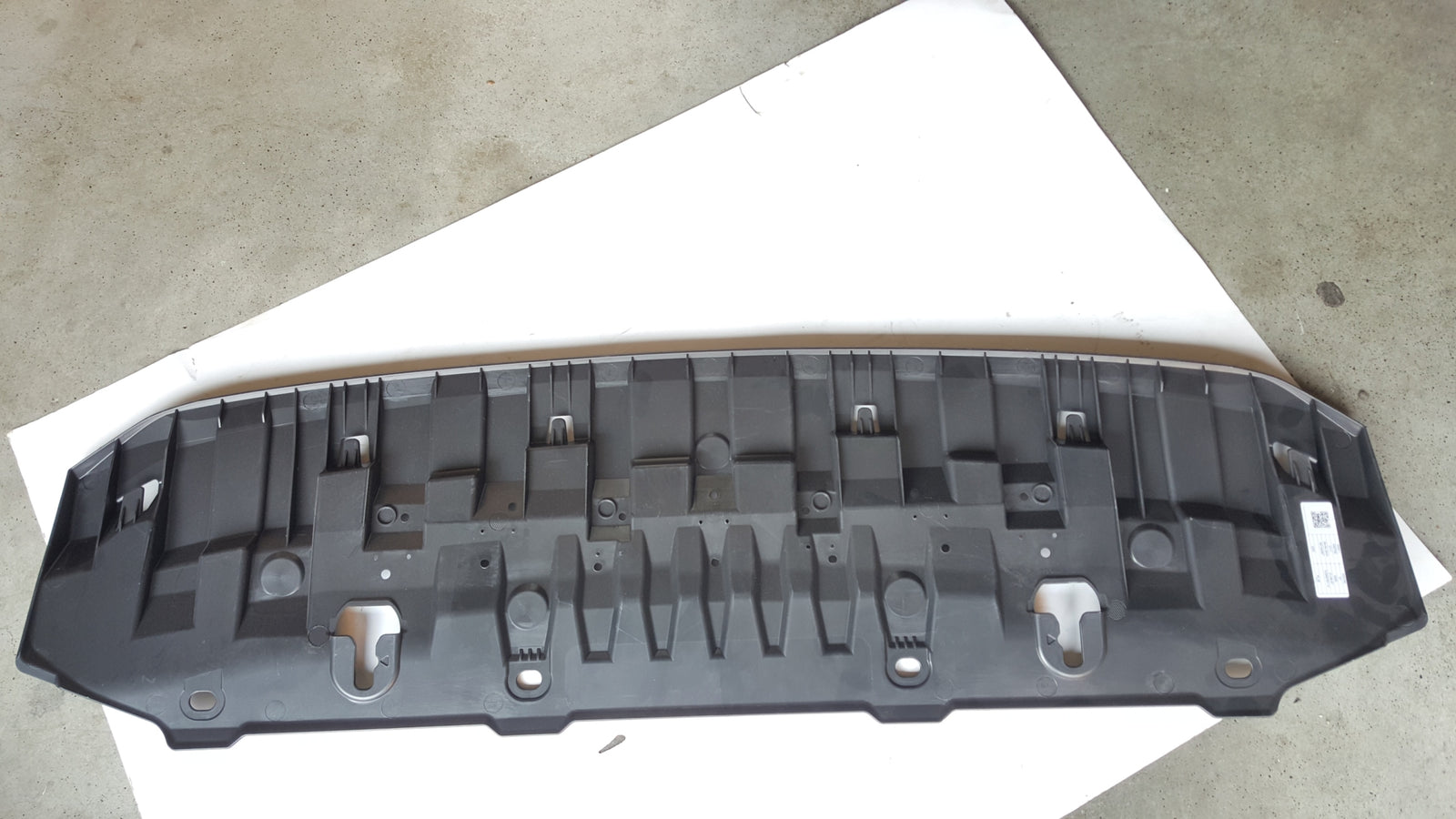 NOWA ORYGINALNA osłona płyta pod zderzak przód SKODA SUPERB 3V0807611A