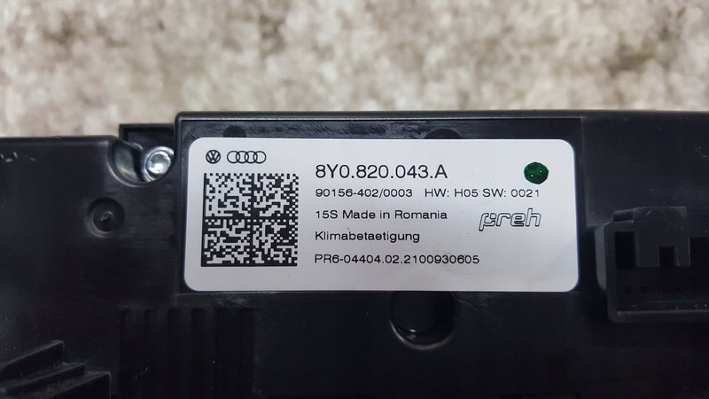 Panel klimatyzacji AUDI A3 8Y0820043A demontaż