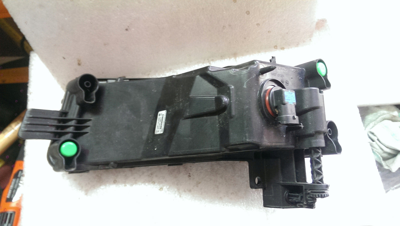 Prawy halogen VW TOURAN 5TA941662A demontaż