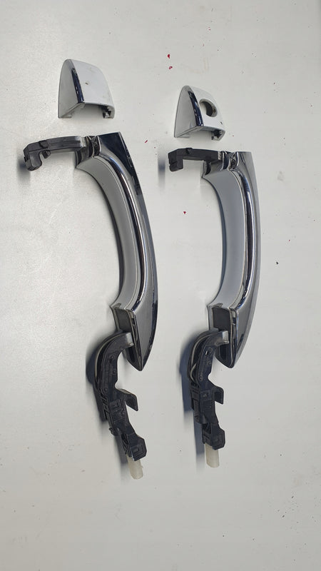 LE klamka zewnętrzna przód AUDI A8 4H08370205C