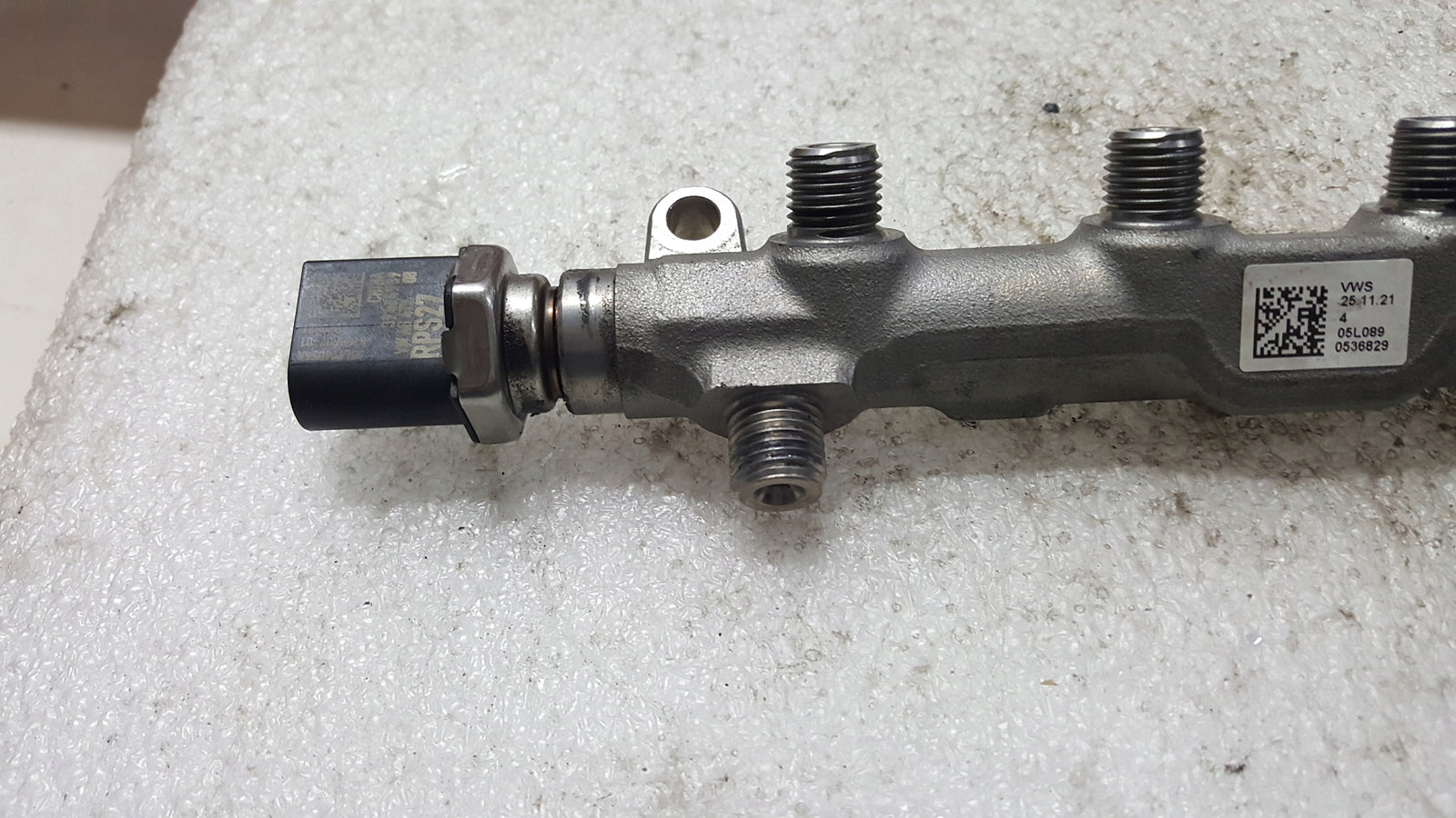 LISTWA WTRYSKOWA ZAWÓR AUDI VW SEAT SKODA 1.6 2.0 TDI 04L125A KOMPLET