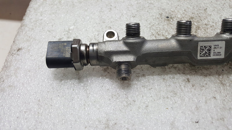LISTWA WTRYSKOWA ZAWÓR AUDI VW SEAT SKODA 1.6 2.0 TDI 04L125A KOMPLET