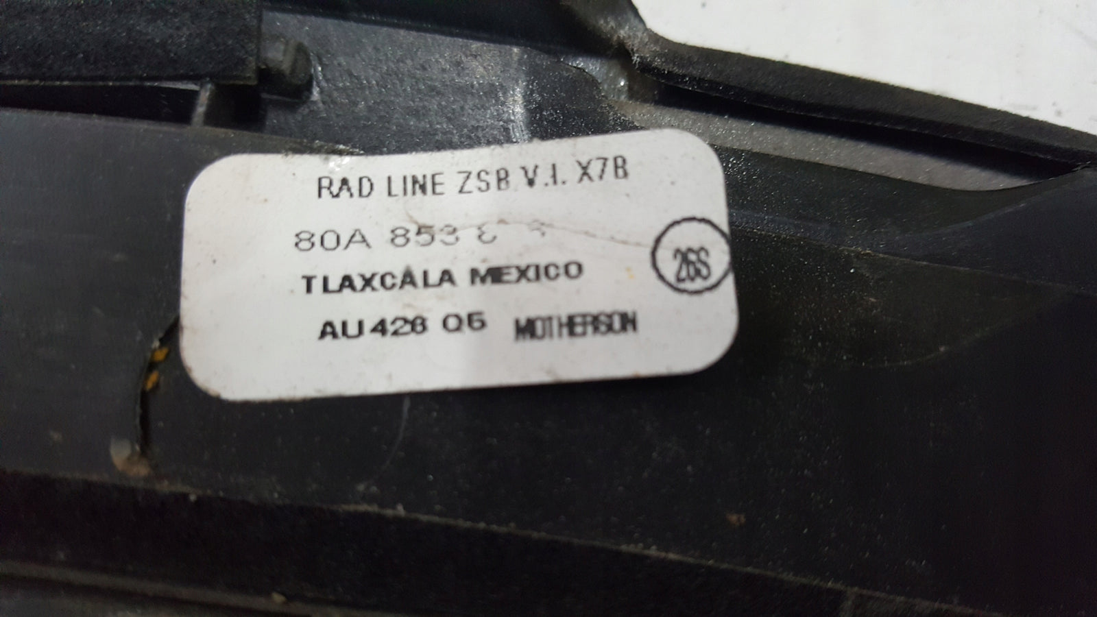 Listwa błotnika PR tył AUDI Q5 80A853818A demontaż