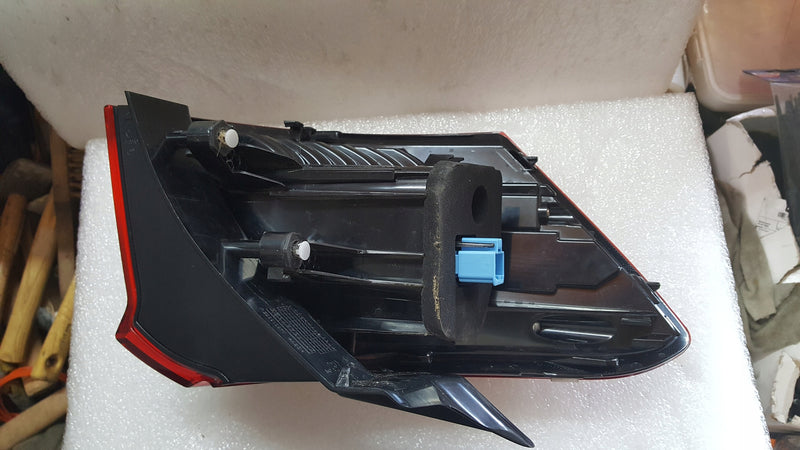 Lampa LED prawy tył VW T-ROC 2GA945096D demontaż