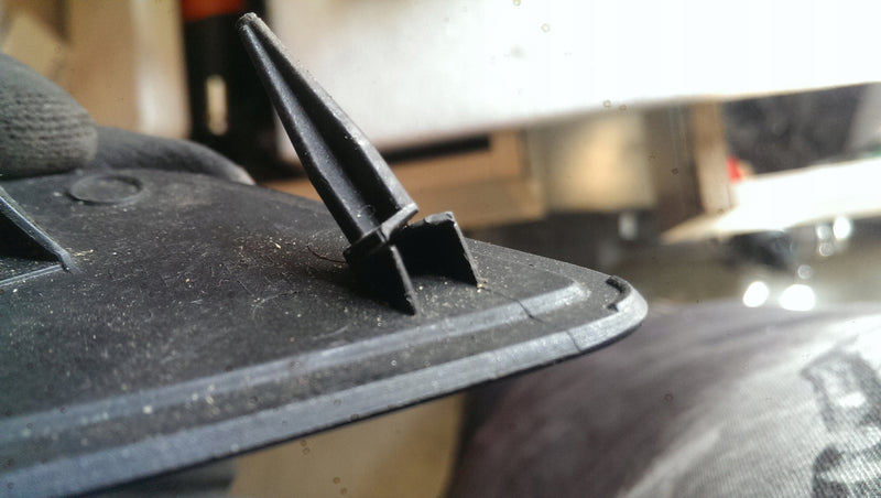 Zaślepki spryskiwacza LE+PR AUDIQ7 4L0955275B/276B