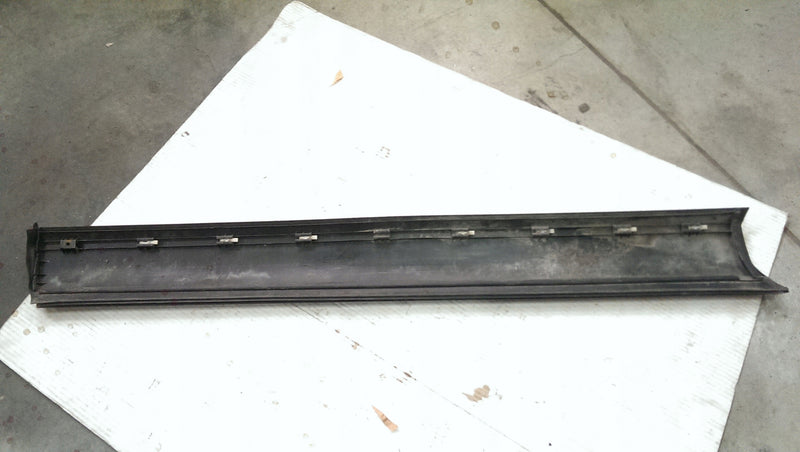 Listwa drzwi prawy przód VW TOUAREG 7L6837788D