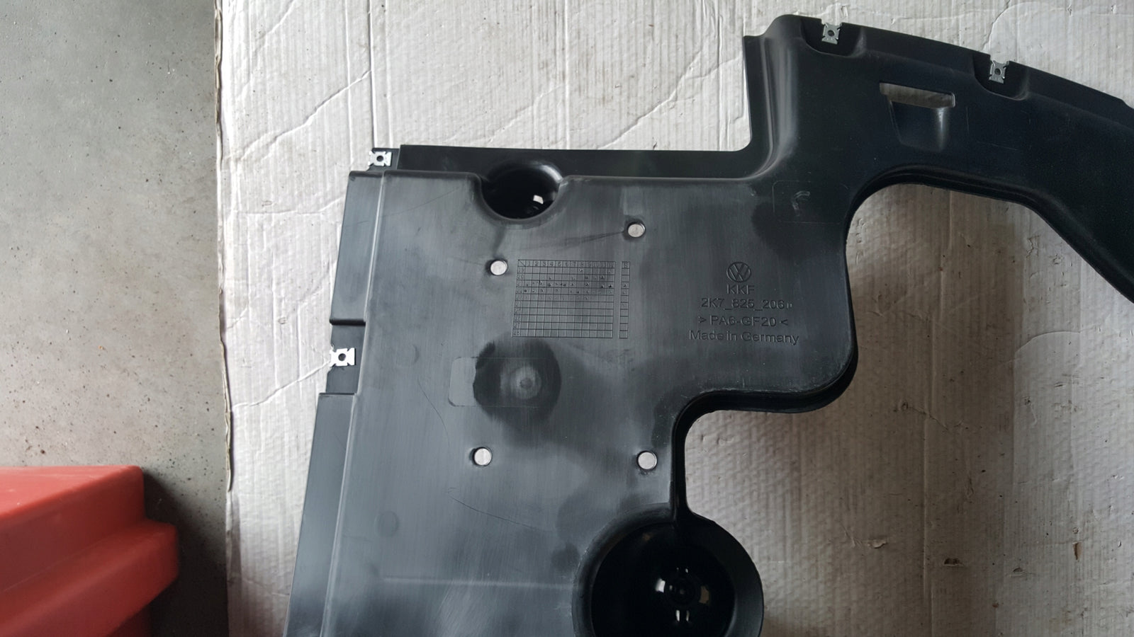 NOWA ORYGINALNA osłona podwozia prawy tył VW CADDY 2K7825206D