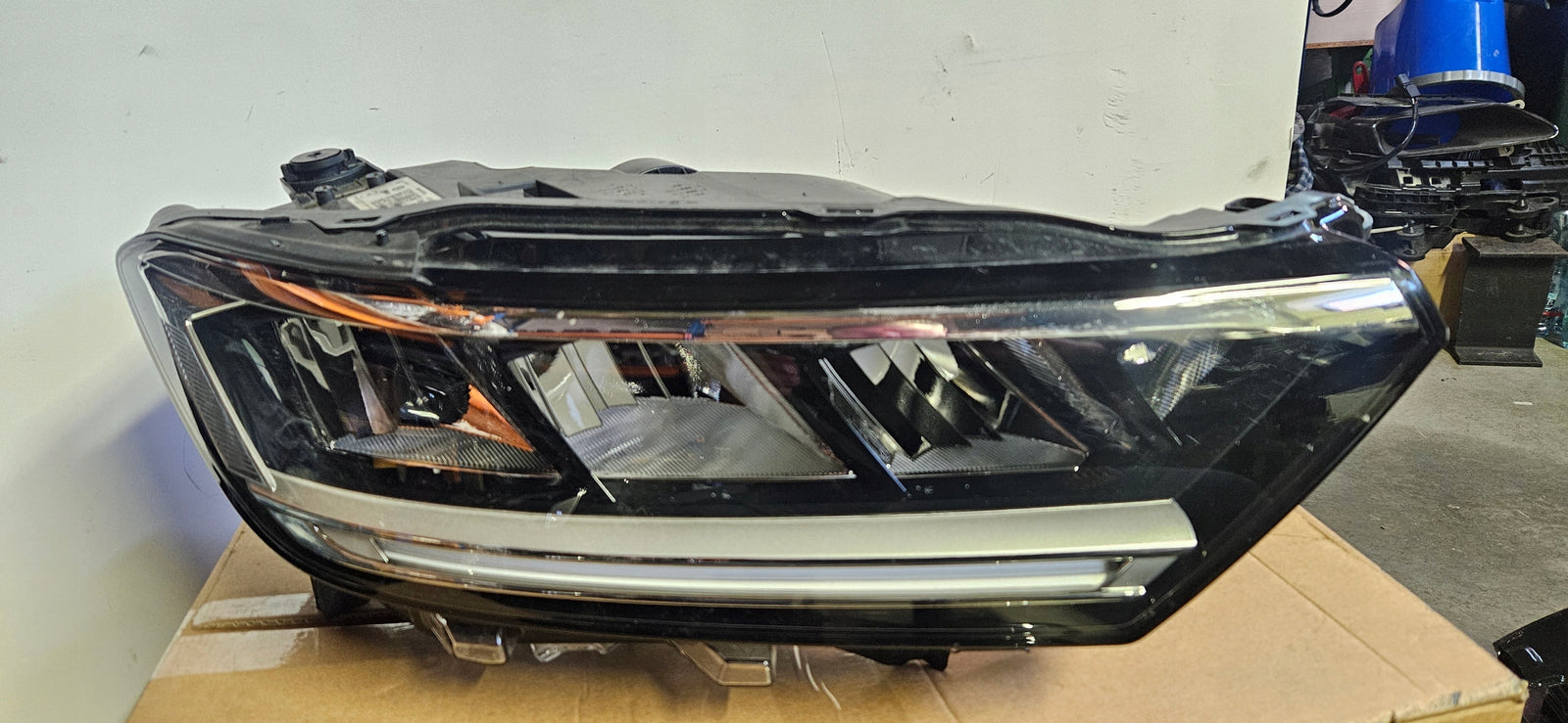 Pr kompletny ful led Vw T-ROC 2GA941006F 2023r IDEAŁ demontaż