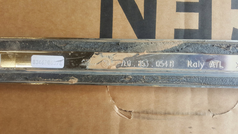 Listwa chrom drzwi przód prawa strona VW T5 T6 7E0853054B demontaż