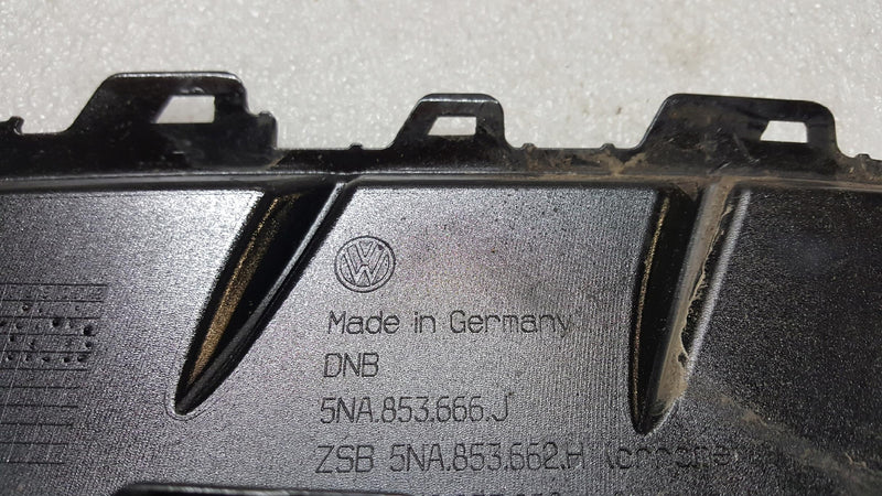 Kratka zderzaka prawy przód VW TIGUAN R-LINE 5NA853666J demontaż