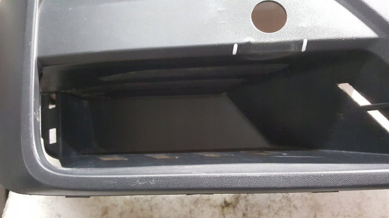 Kratka zderzaka lewy przód VW CRAFTER 7C0853665A demontaż