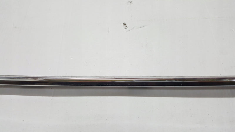 Listwa chrom zderzaka tylnego VW GOLF VII GOLF SPORTSVAN 5G6853333 demontaż