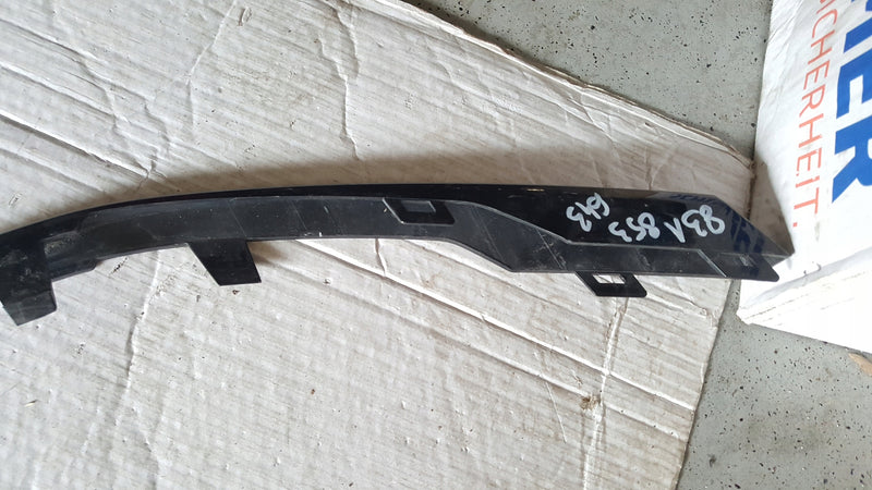 Listwa zderzaka przedniego AUDI Q3 83A853643 demontaż