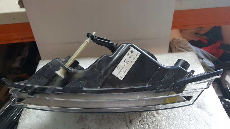 Lewy halogen SKODA OCTAVIA 5E0941701D demontaż