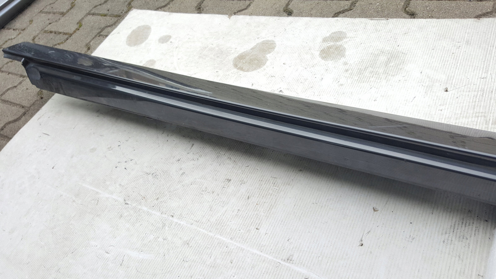 Listwa progowa prawa strona VW PASSAT B8 3G0853858F demontaż