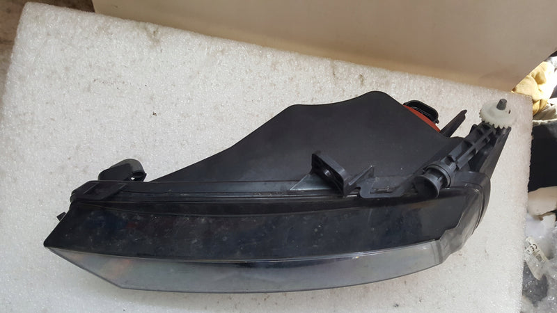 Prawy halogen VW GOLF VII 5G0941662D demontaż