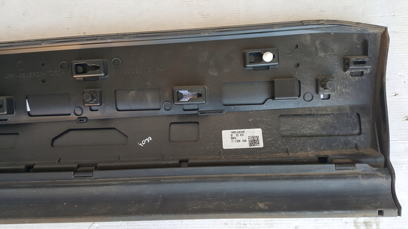Listwa drzwi prawy tył VW TOUAREG III 760854950D