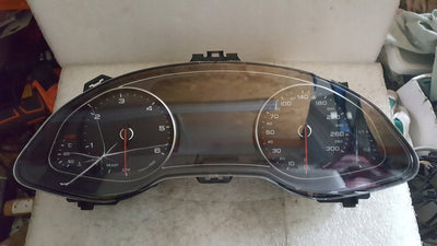 Licznik zegary AUDI Q7 4M0920781C demontaż