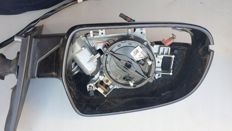 Le Lusterko zewnętrzne AUDI A4 8K1857409AA 6 pinów