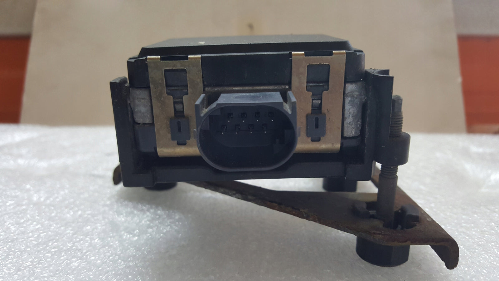 Radar sensor distronic VW AUDI SEAT SKODA 5Q0907561D 5Q0907461 demontaż