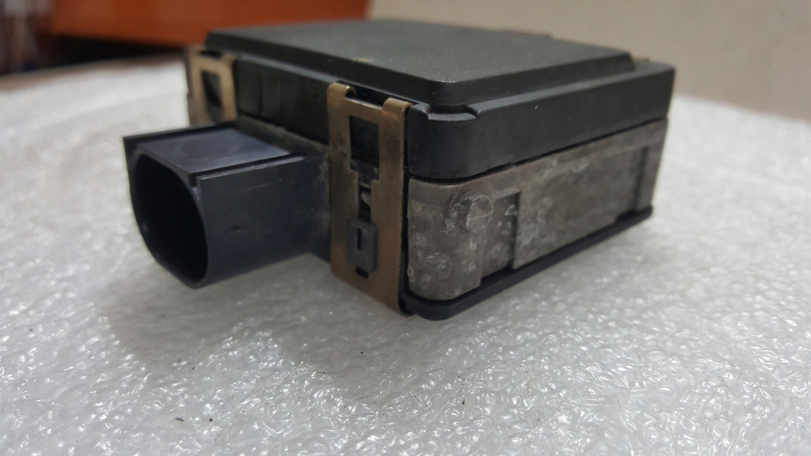 Radar sensor distronic VW T6 7E0907561C demontaż
