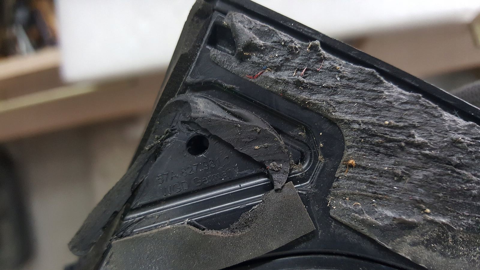 Listwy klapy bagażnika lewa + prawa strona SKODA KAROQ 57A827931 57A827932