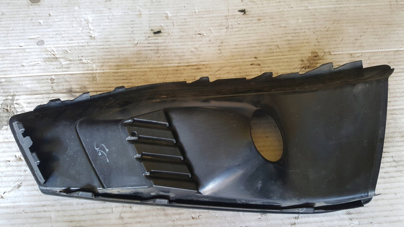 Kratka zderzaka lewa AUDI A4 B9 lift 8W0807681AJ