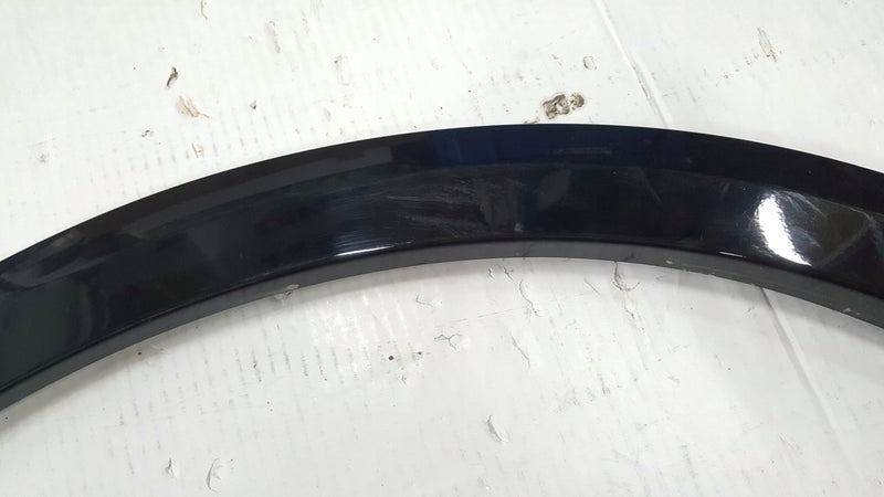 Listwa błotnika prawy tył AUDI Q2 81A853818A