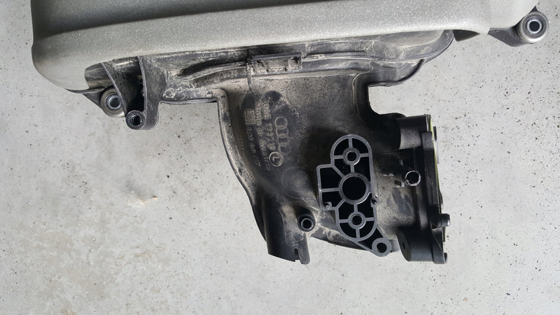 kolektor ssący Audi Vw 3.2 FSI 2.8 06E133210L