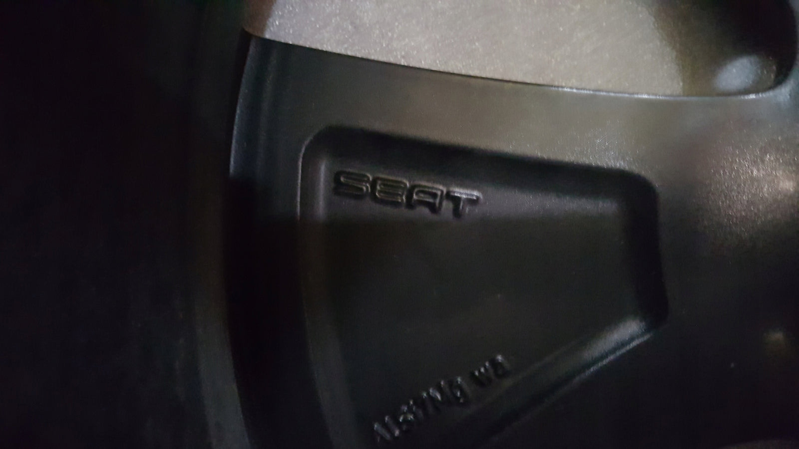 FELGA CUPRA BORN 10E601025J L M ORYGINAŁ ŁADNA
